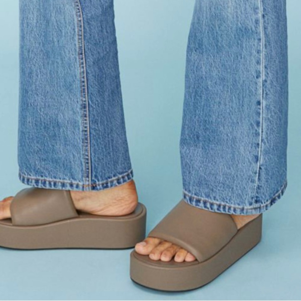 Dark Taupe H&M platform slides. Womens size 10.